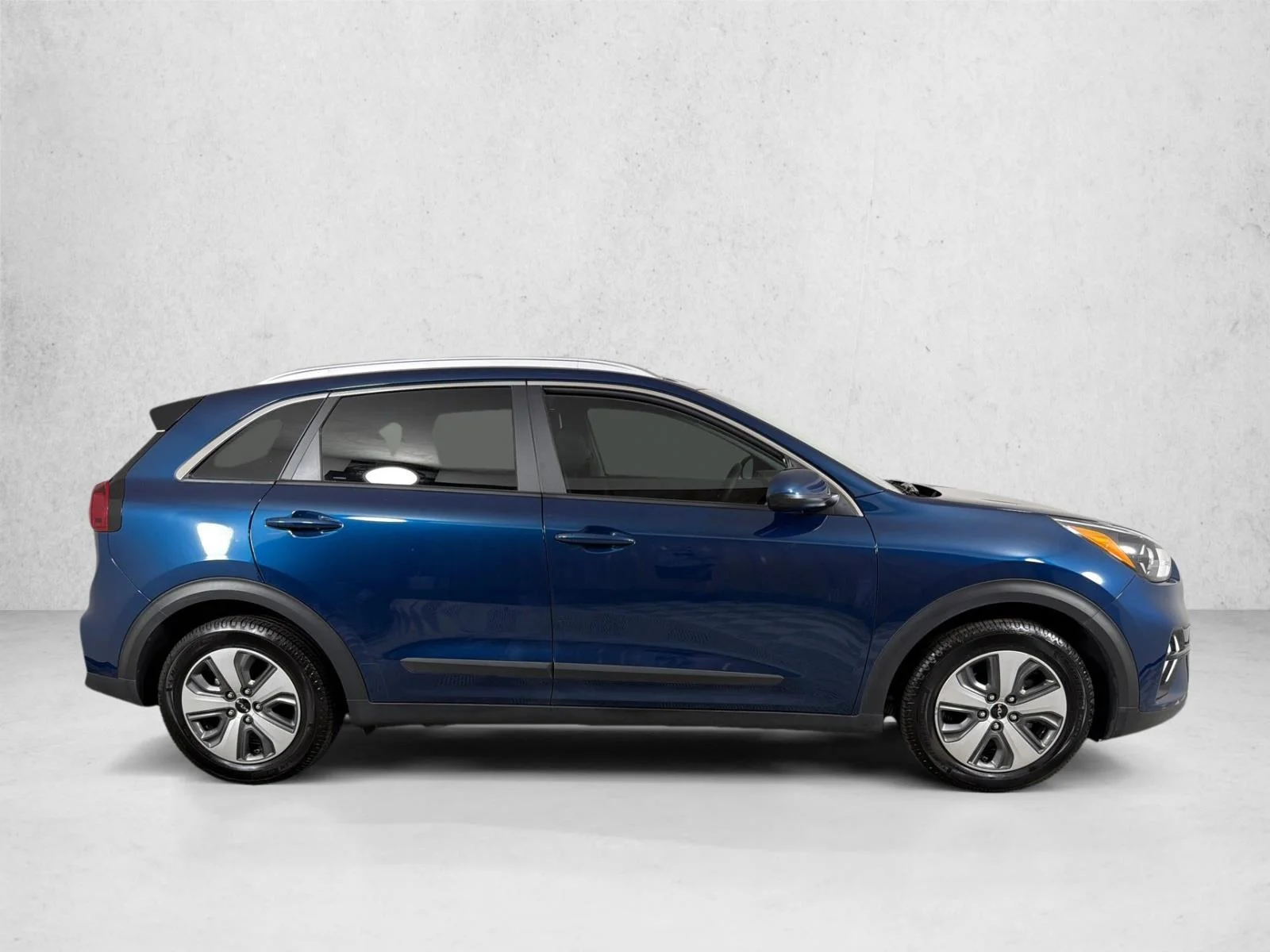 Used 2022 Blue Kia LX image 2