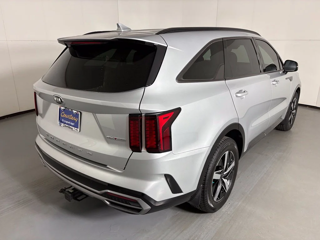 Used 2021 Silver Kia EX image 8