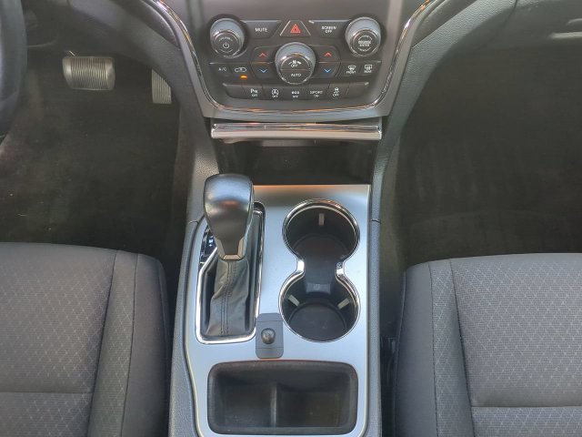 Used 2018 White Jeep Laredo image 20