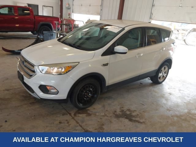 Used 2017 Ford Escape SE with VIN 1FMCU0GD3HUD61622 for sale in Royal Oak, MI