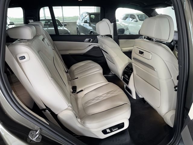 New 2027 Manhattan Green Metallic BMW xDrive40i image 11