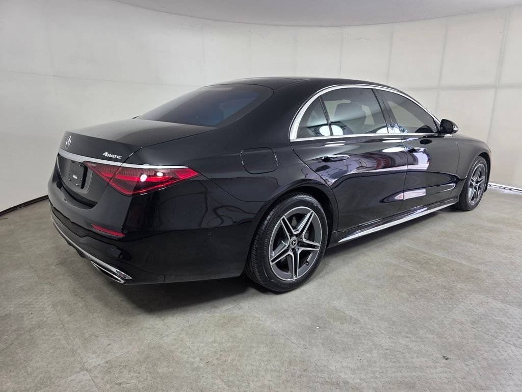 Used 2023 Black Mercedes-Benz S 580 image 4