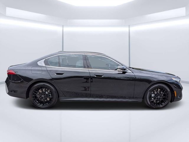 Used 2025 Black BMW 530i image 2