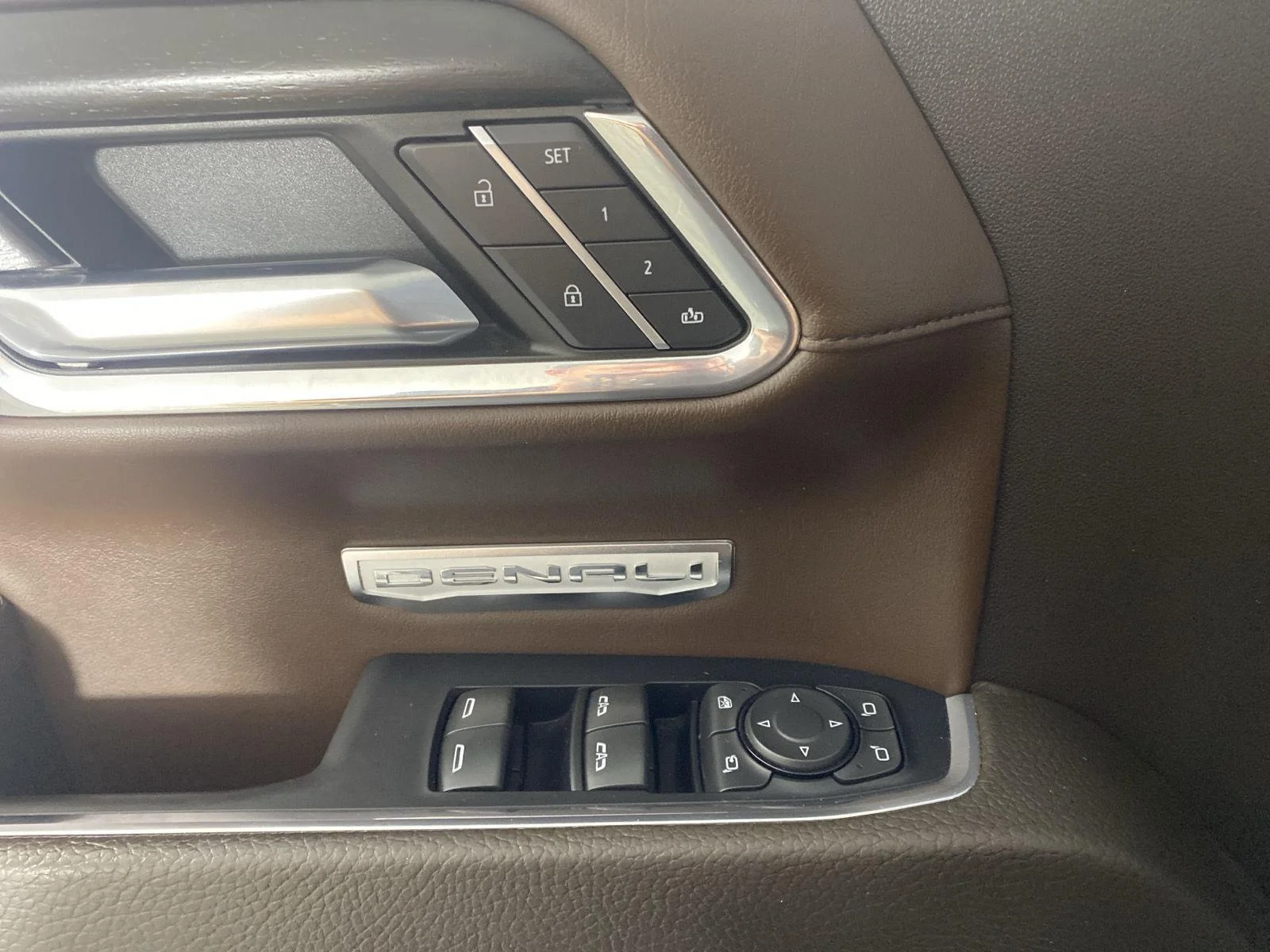 Used 2024 Metallic GMC Denali image 12