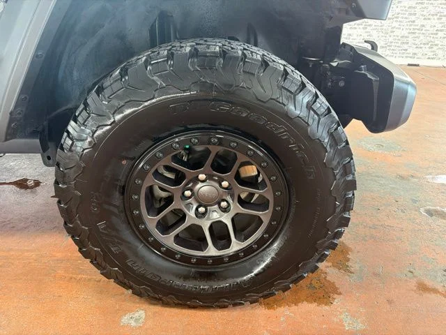 Used 2023 Sting-Gray Clearcoat Jeep Sport image 8