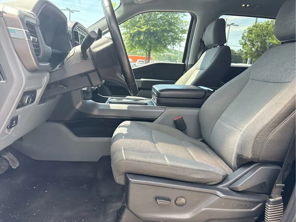 Used 2024 Iconic Silver Metallic Ford XLT image 18