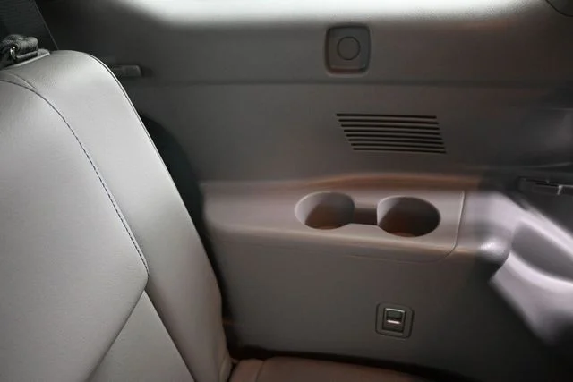 Used 2017 Silver Toyota XLE image 19