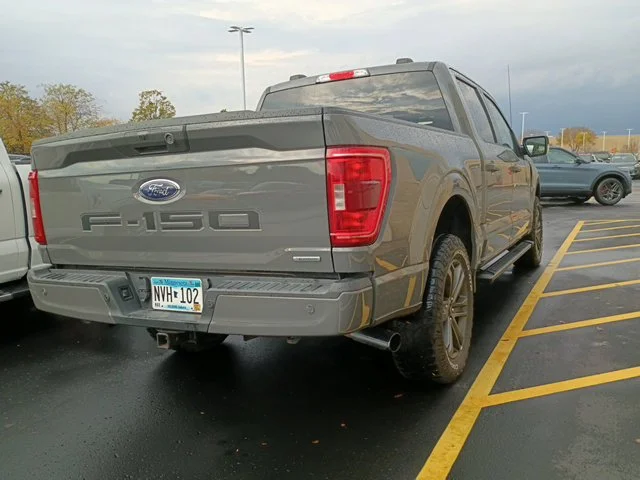 Used 2021  Ford XLT image 2