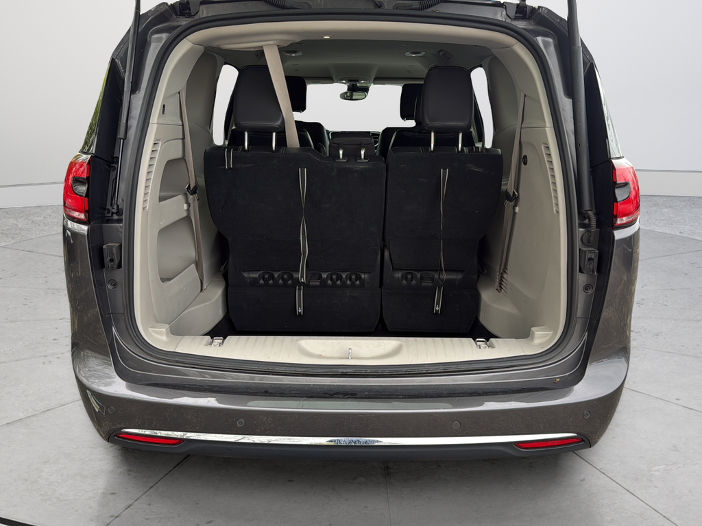 Used 2022 Gray Chrysler Touring L image 19