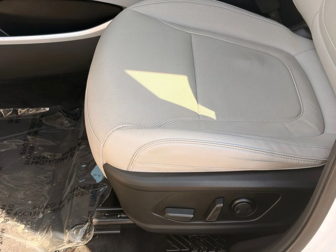 Used 2022 Quartz White Hyundai Limited image 16