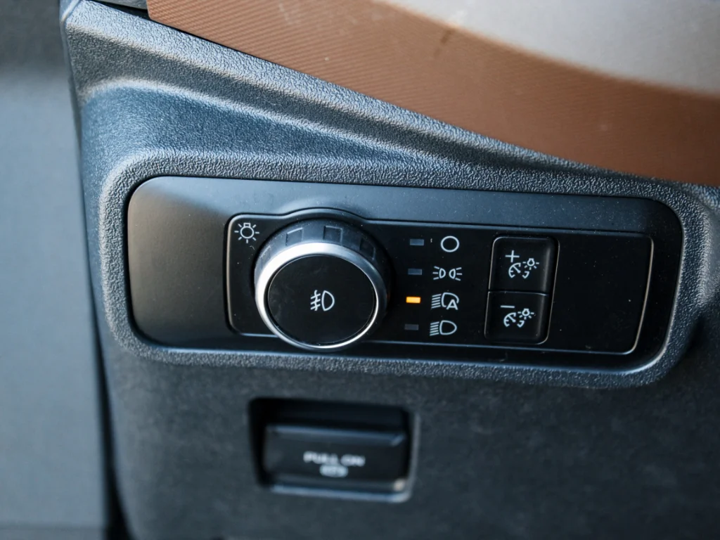 Used 2024 Carbonized Gray Metallic Ford Outer Banks image 9
