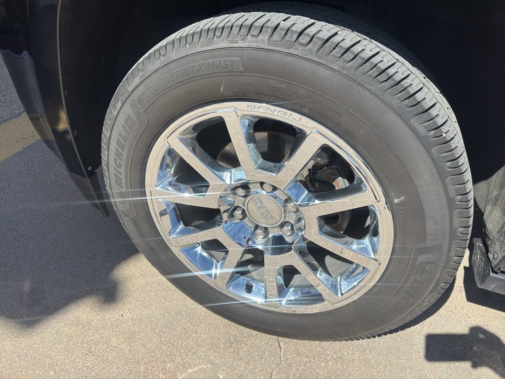 Used 2018 Onyx Black GMC Denali image 26