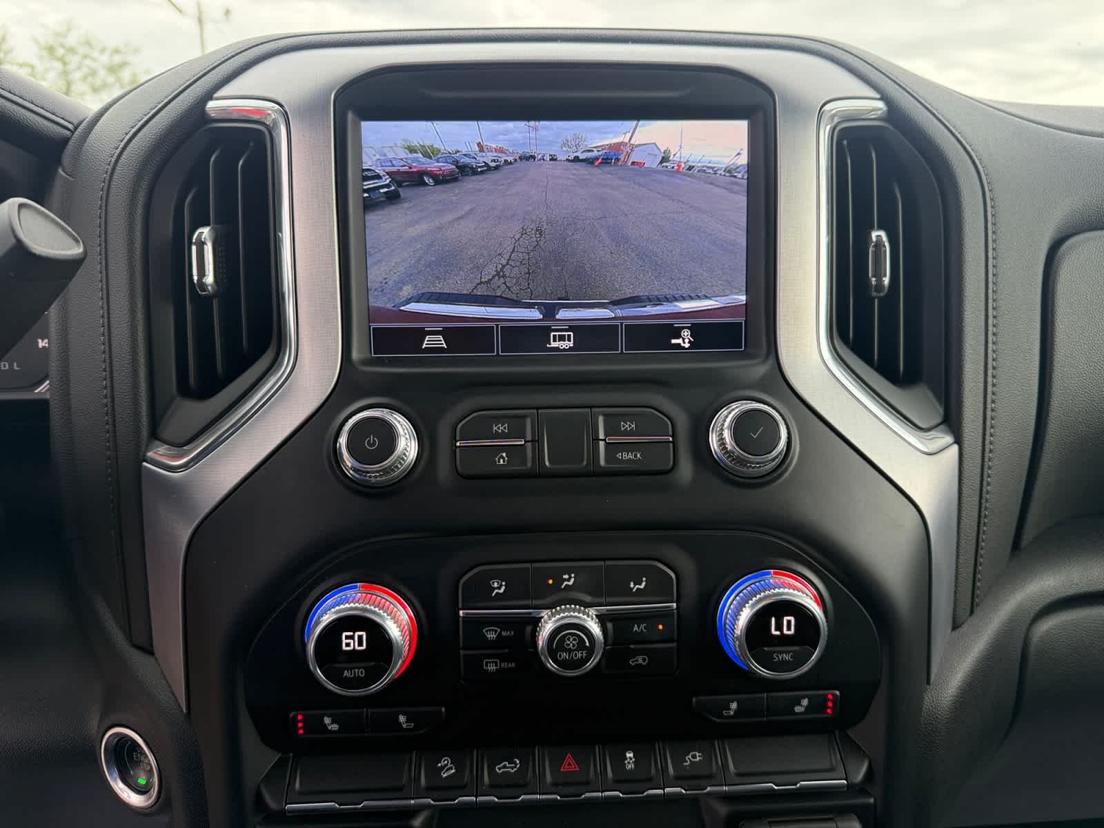 Used 2022 Cayenne Red Tintcoat GMC SLE image 25