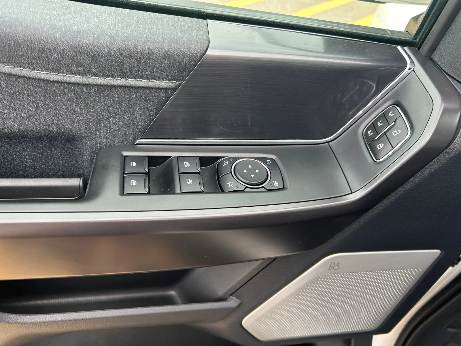 New 2026 Star White Metallic Tri-Coat Ford Lariat image 17