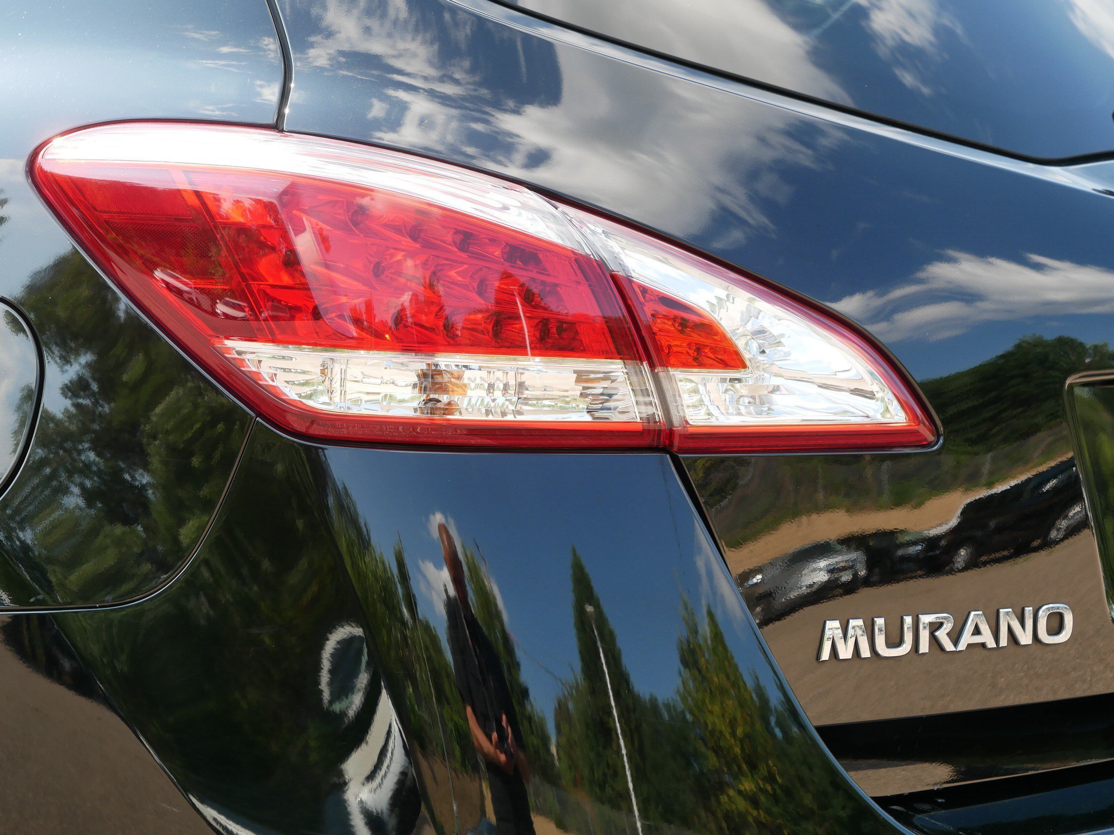 Used 2014 Super Black Nissan SV image 17