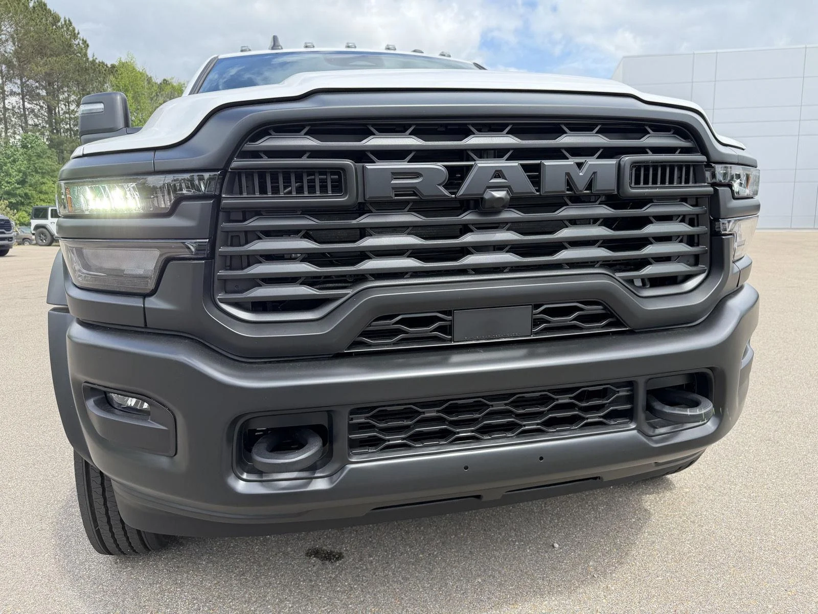New 2026 Bright White Clear-Coat Exterior Paint RAM Tradesman image 21