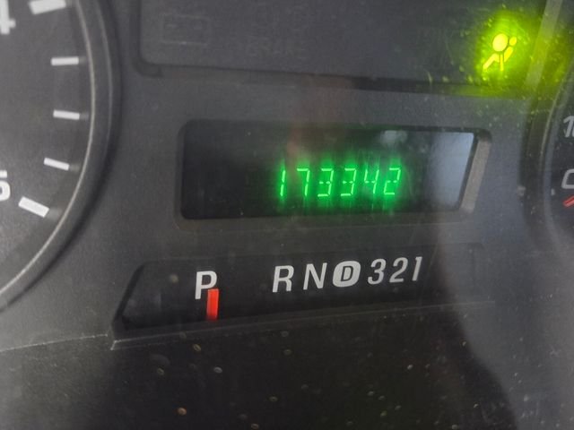 Used 2006 White Ford XL image 27