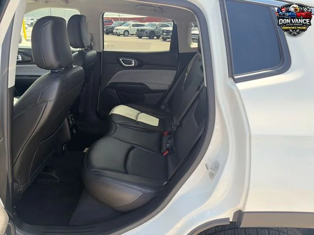 Used 2022 White Jeep Latitude Lux image 24