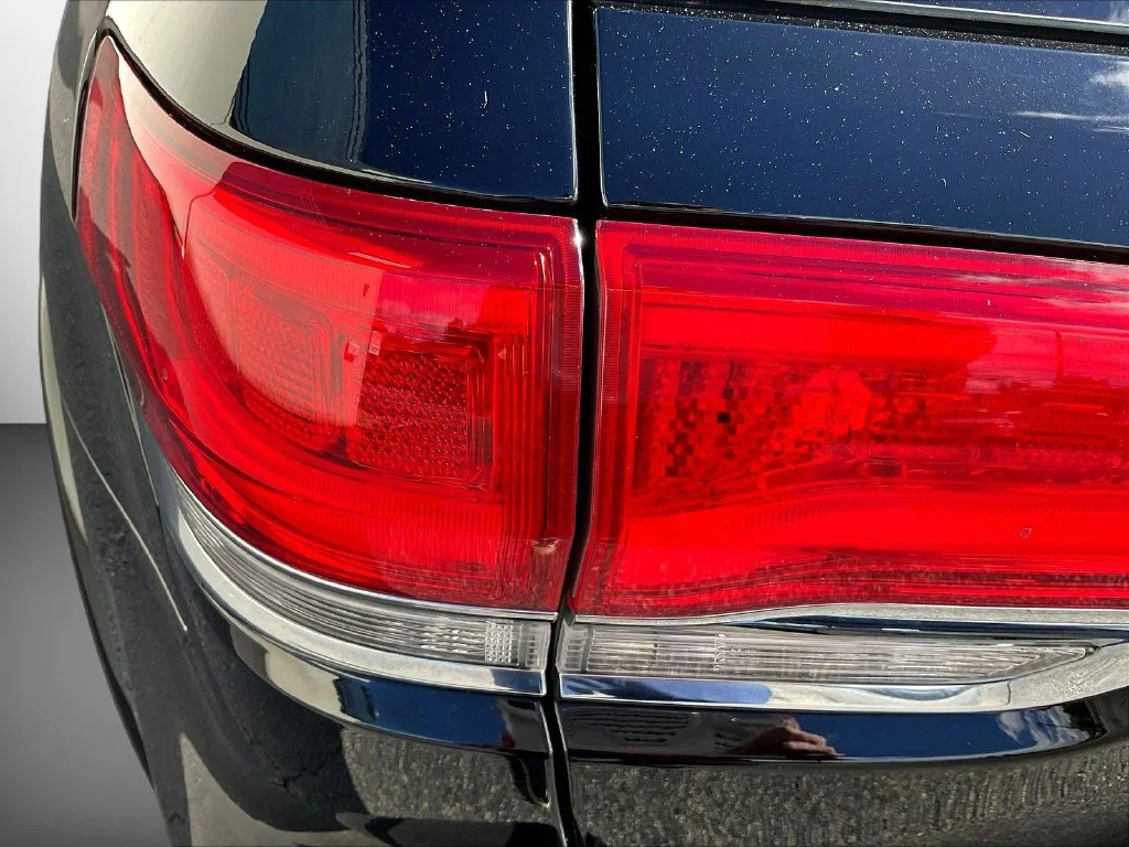 Used 2020 Black Jeep Overland image 25
