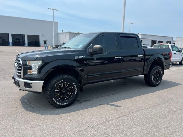 Used 2017 Shadow Black Ford XLT image 2