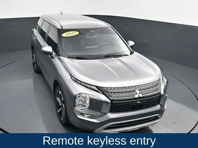 Used 2022  Mitsubishi SE image 24