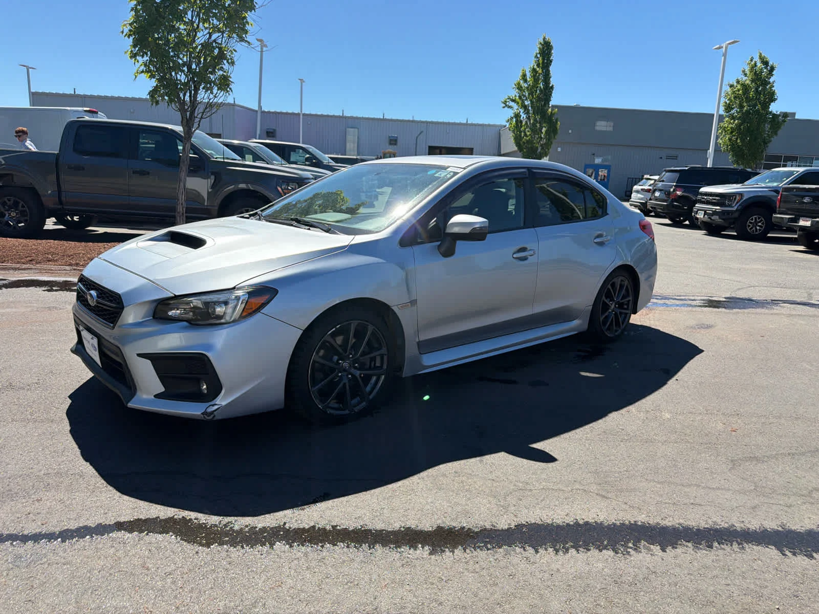 Used 2018 Ice Silver Metallic Subaru Limited image 15