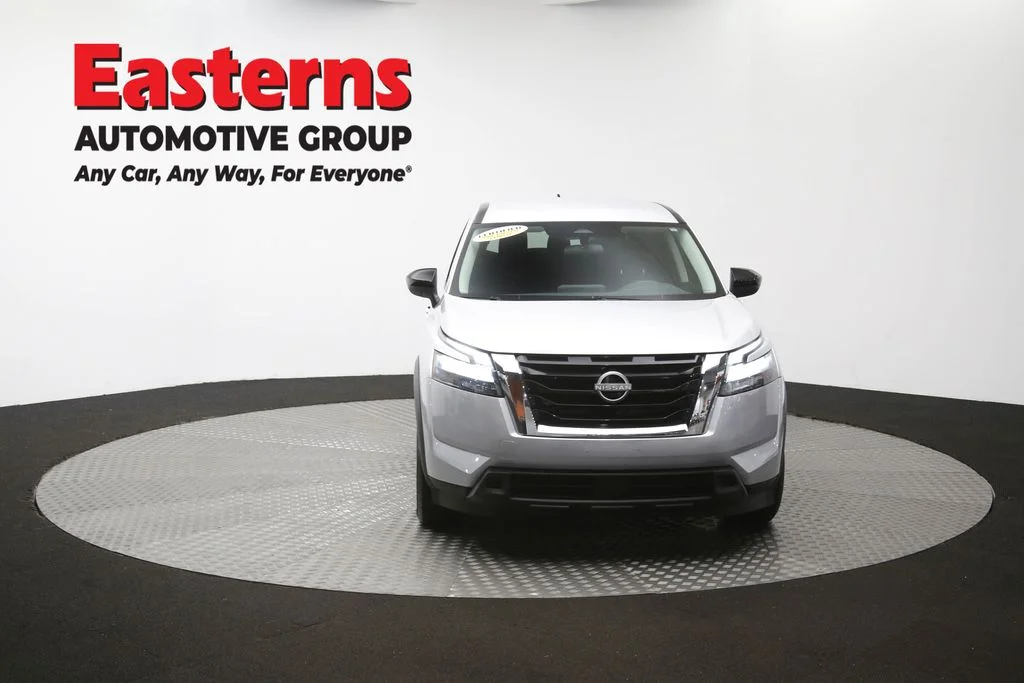 Used 2023 Silver Nissan S image 51