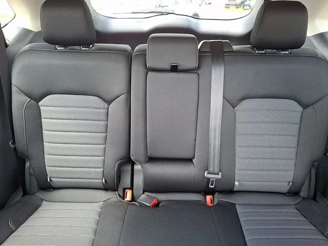Used 2020 Black Ford SE image 19