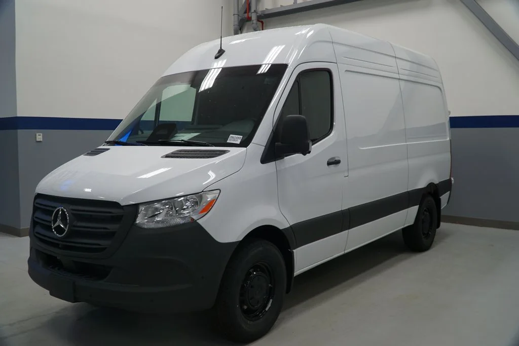 New 2026  Mercedes-Benz Cargo 144 WB image 3