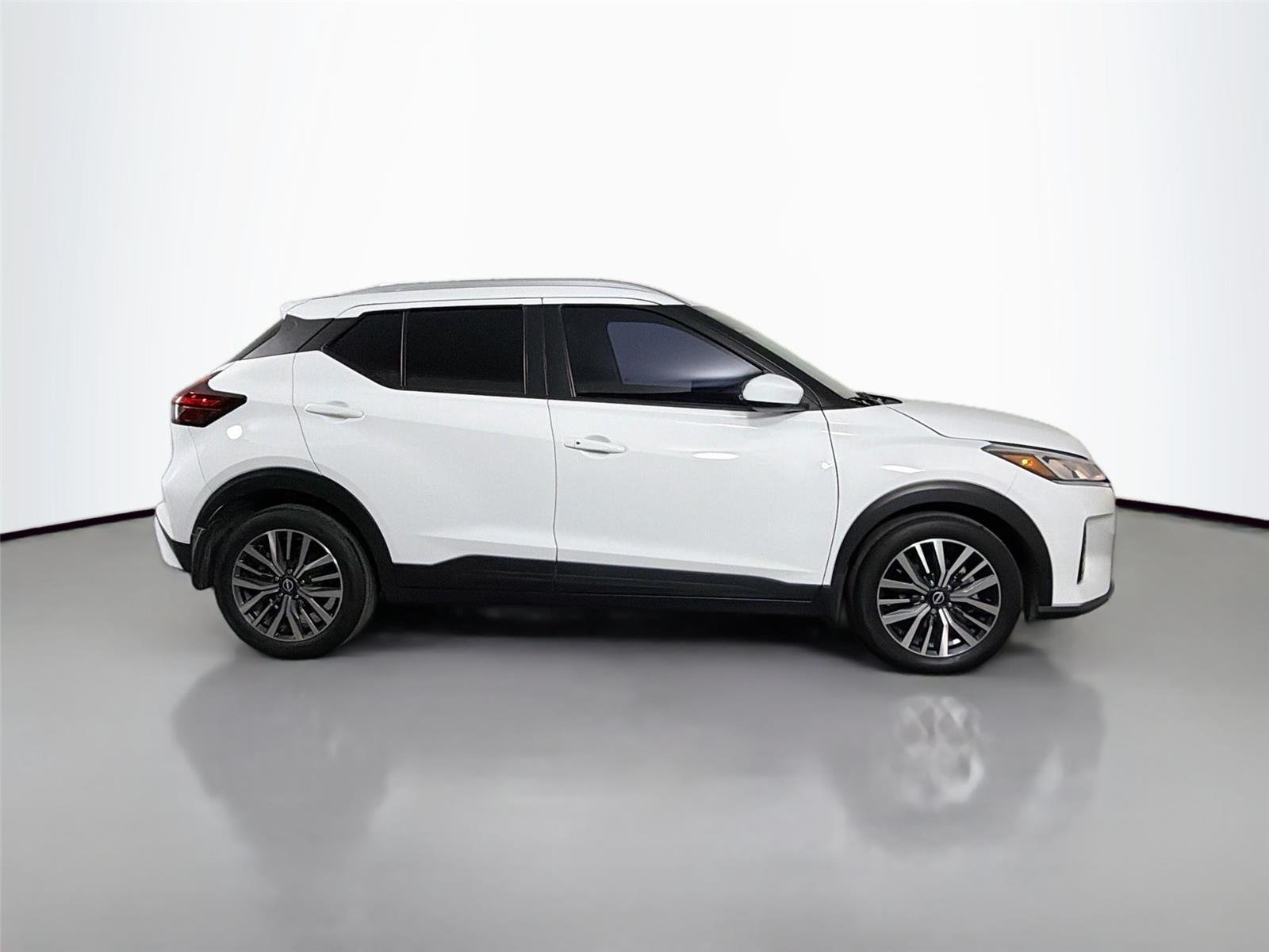 Used 2023 Fresh Powder Nissan SV image 4