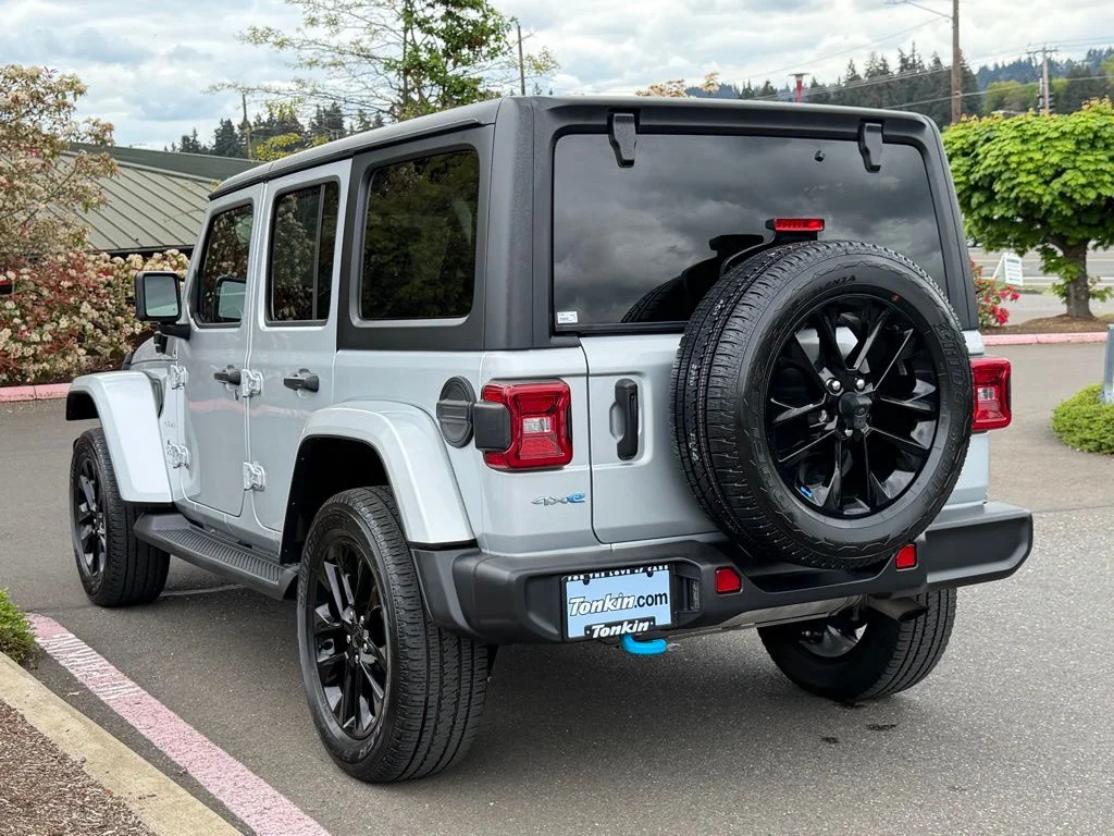 Used 2023 Silver Jeep Sahara 4xe image 5