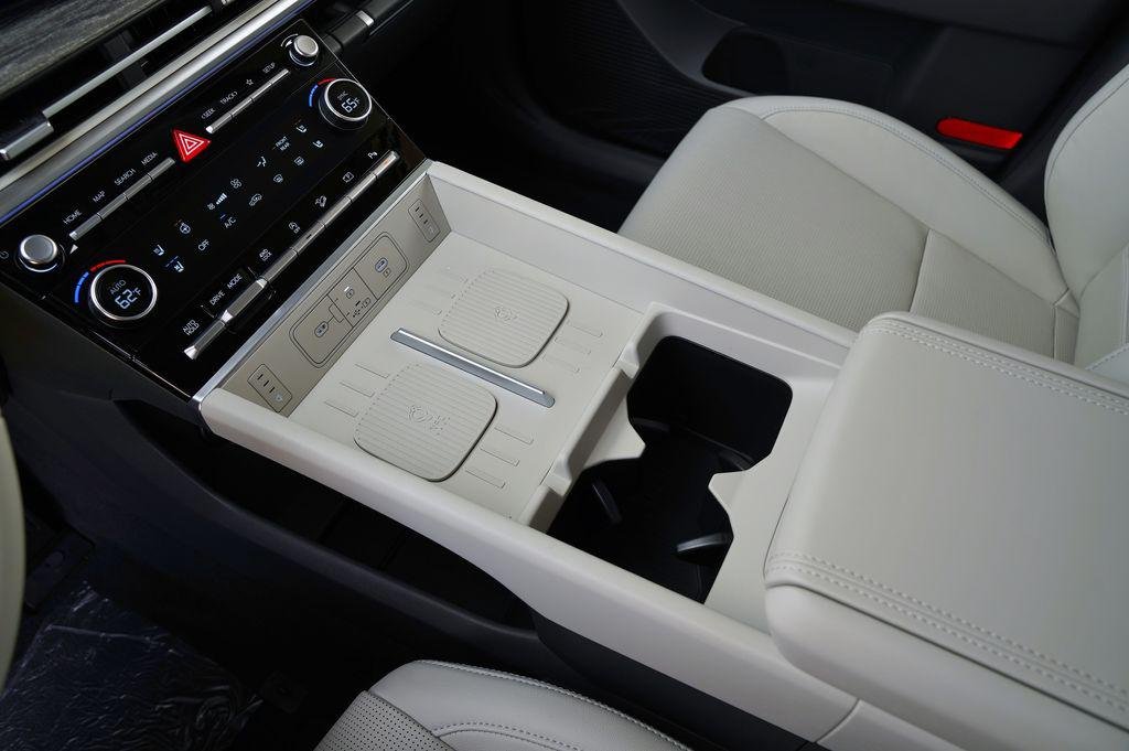 New 2026 Phantom Black Hyundai Limited image 26