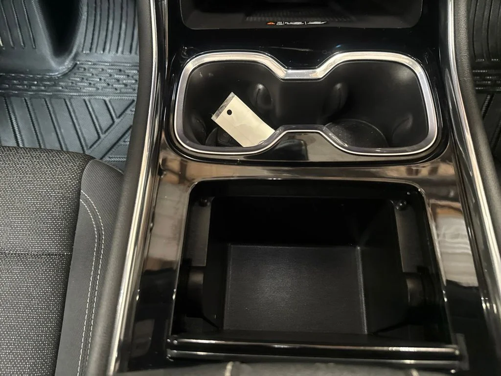 Used 2024 Summit White Chevrolet LT image 17