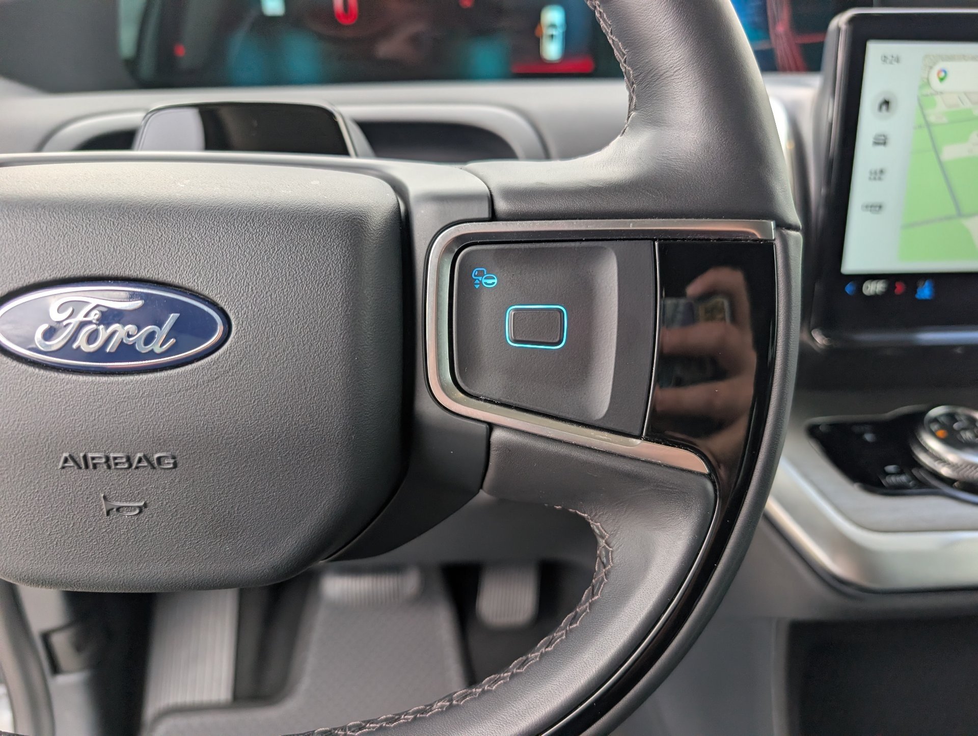 Used 2025 Silver Ford Platinum image 14