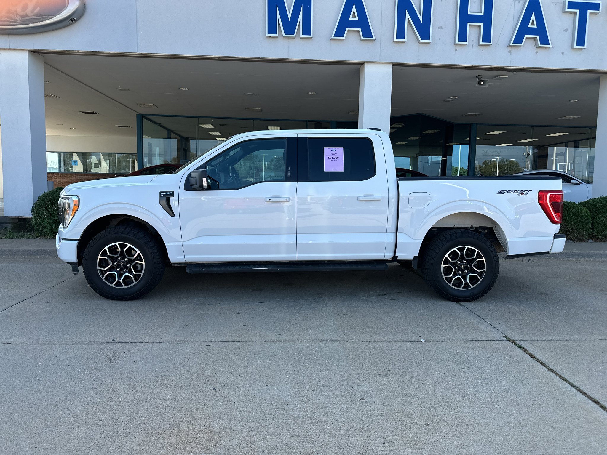Used 2023 Oxford White Ford XLT image 13