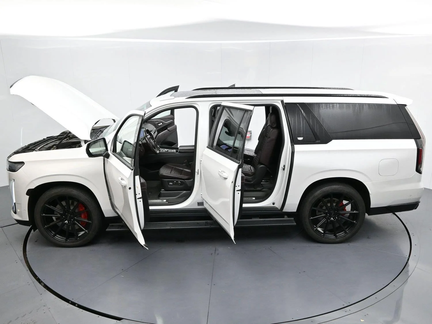 Used 2021 Crystal White Tricoat Cadillac Sport Platinum image 46