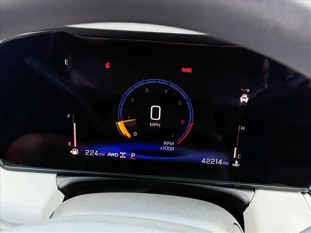 Used 2025 Green Chevrolet LT image 18
