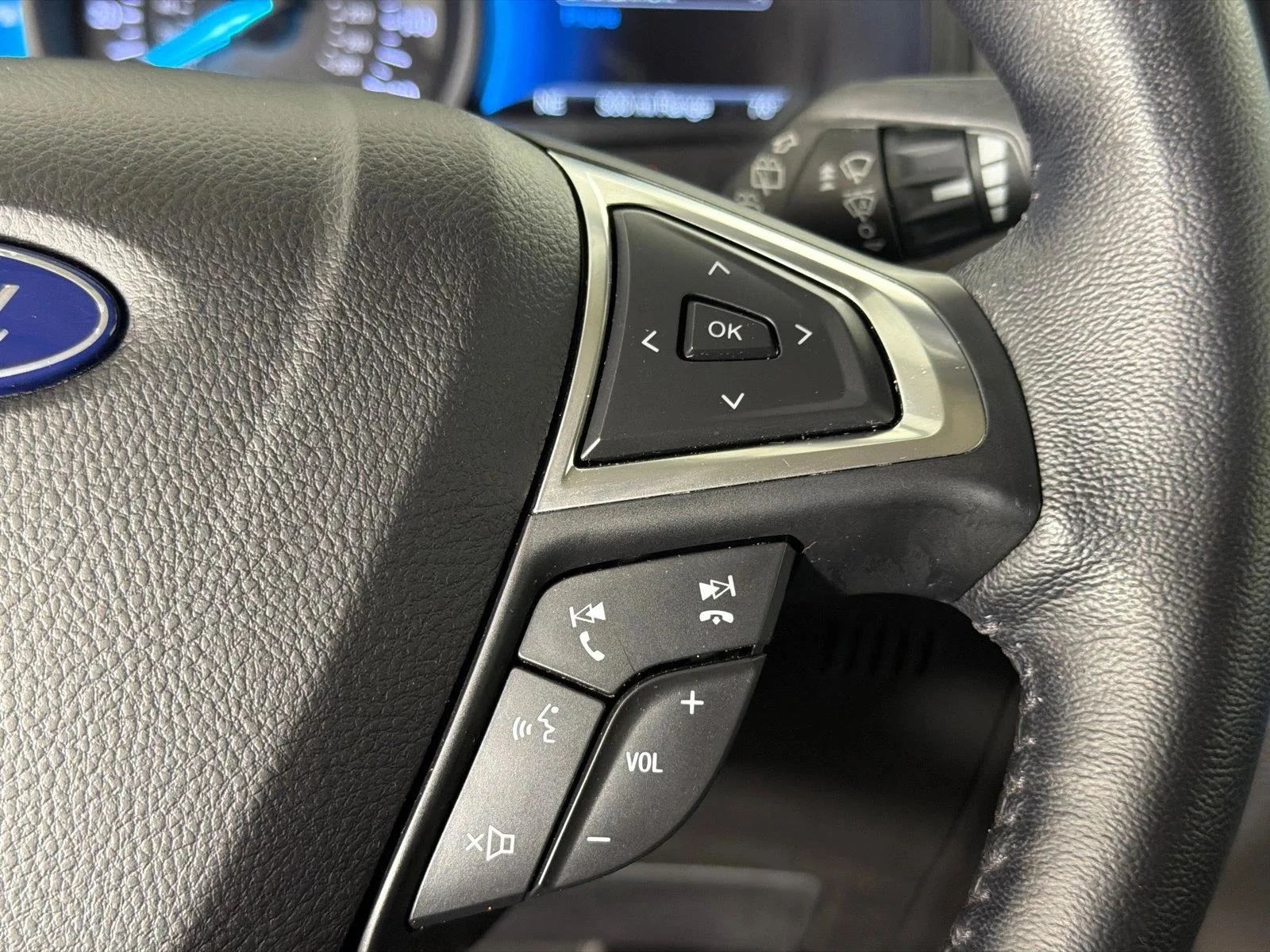 Used 2023 Silver Ford Titanium image 26