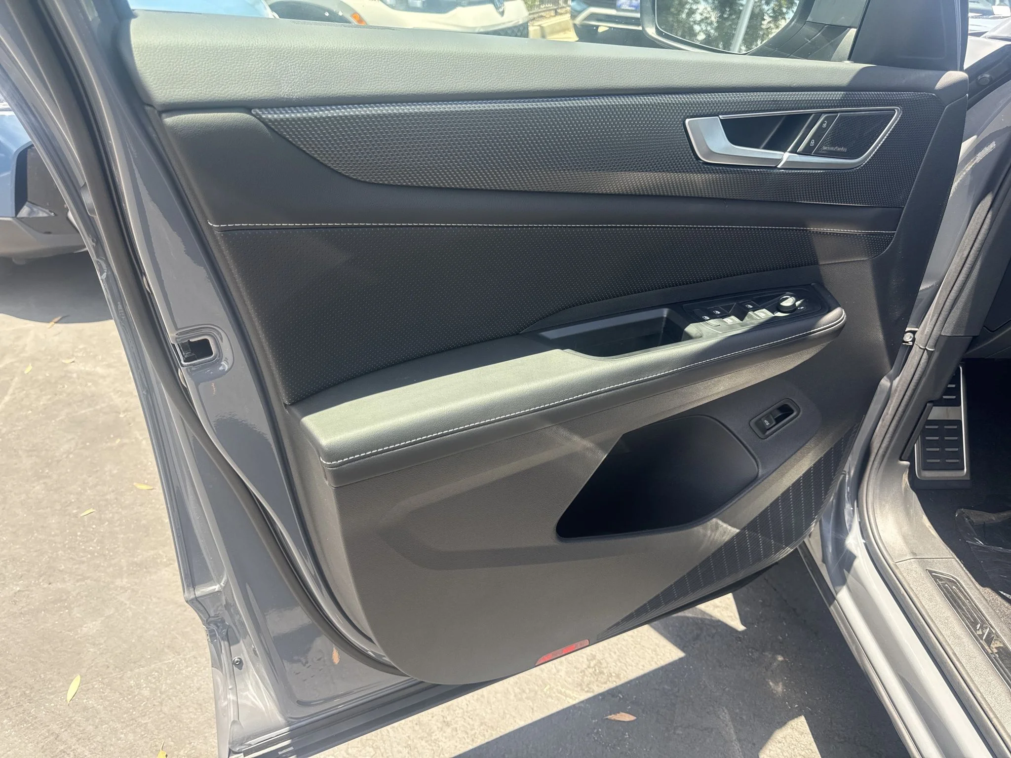 New 2026 Pure Gray Volkswagen 2.0T SEL Premium R-Line image 12