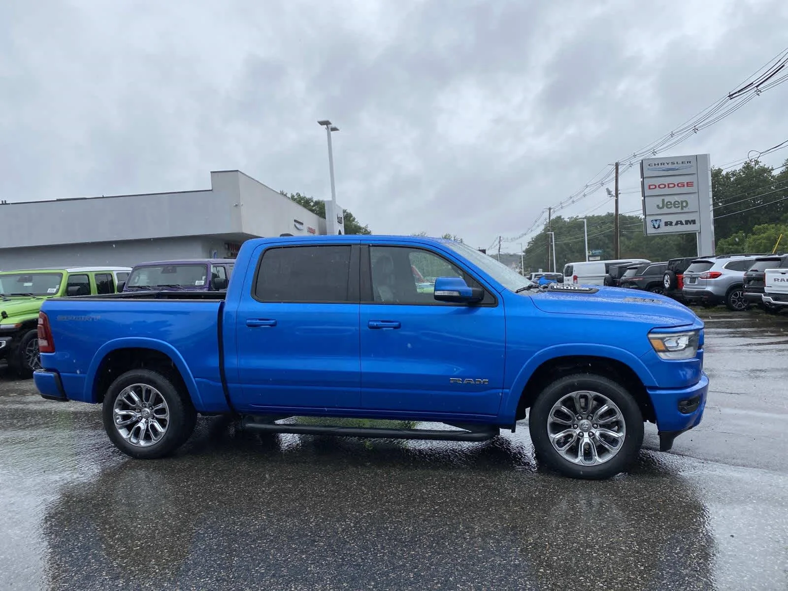 Used 2022 Hydro Blue Pearlcoat Ram Laramie image 2