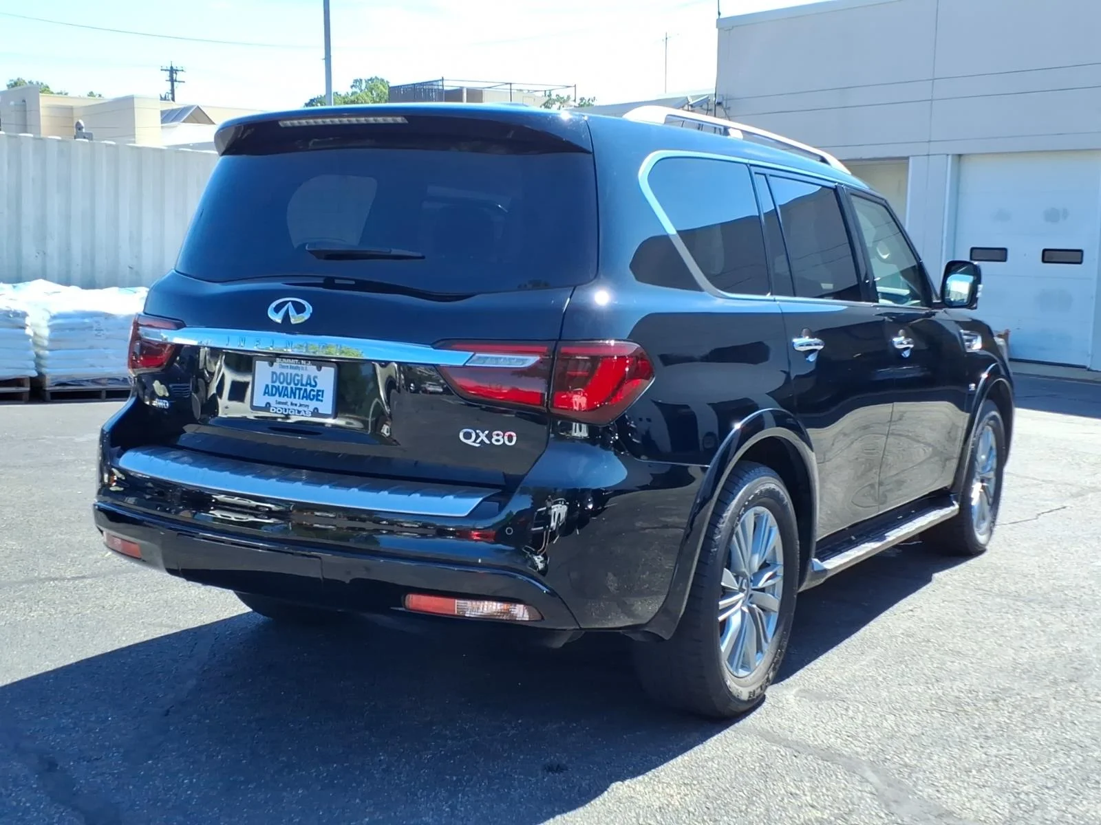 Used 2020 Black INFINITI LUXE image 6
