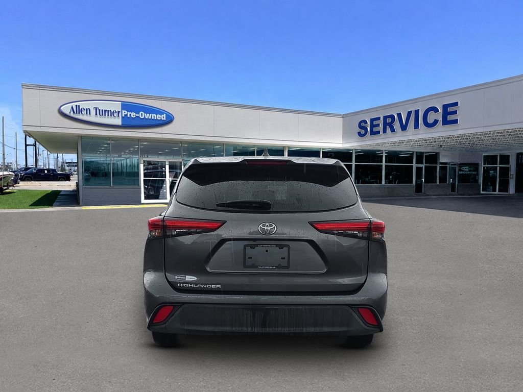 2020 Toyota Highlander L - Photo 7
