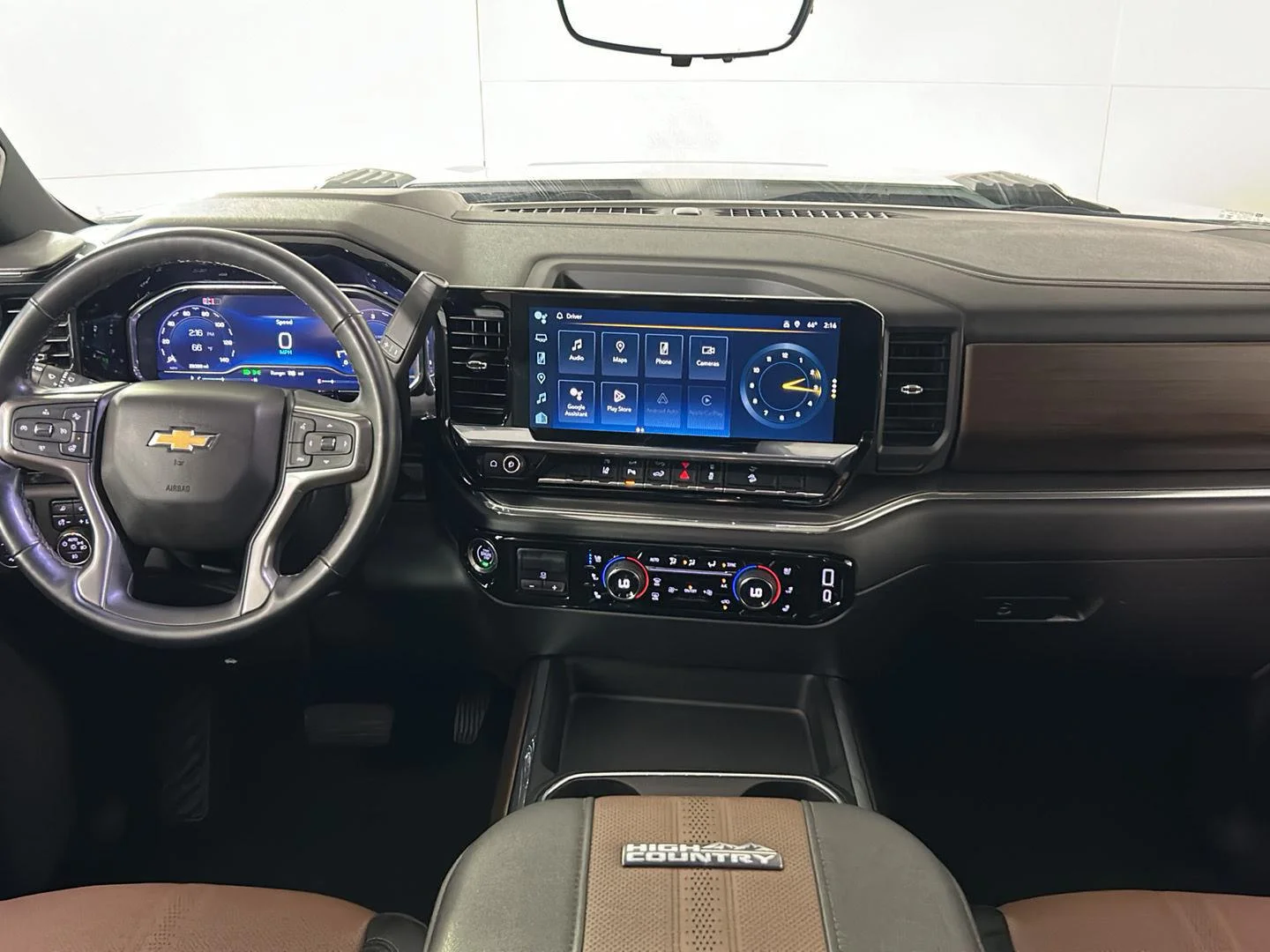 Used 2024 Iridescent Pearl Tricoat Chevrolet High Country image 35