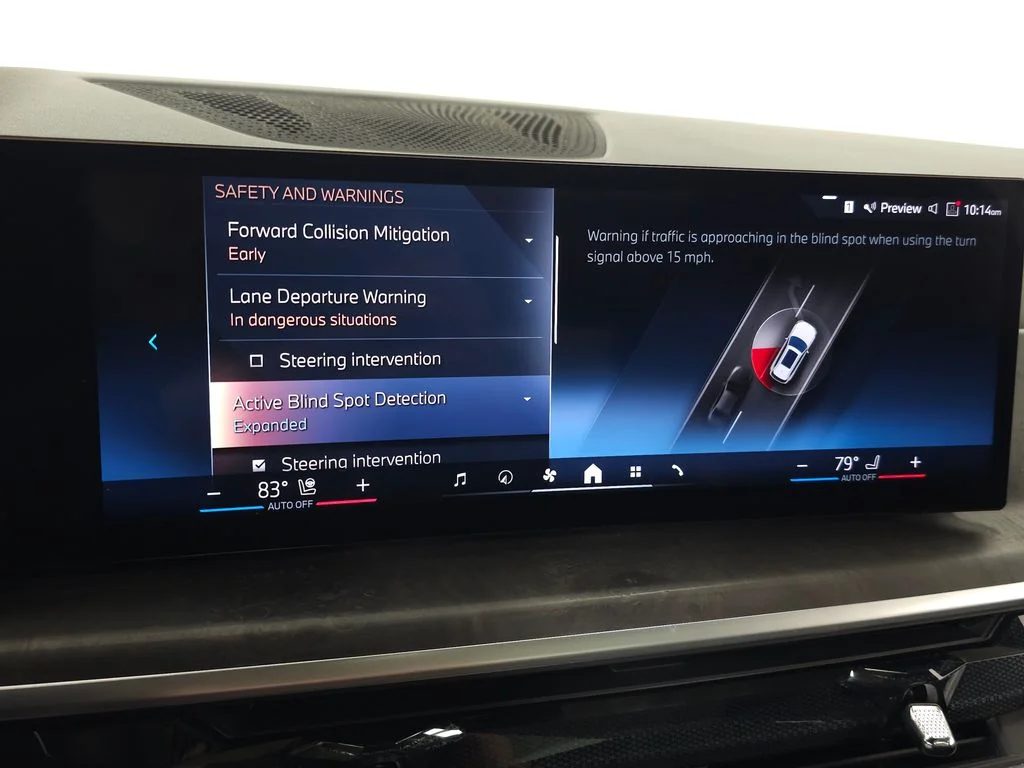 Used 2025 White BMW xDrive40i image 24
