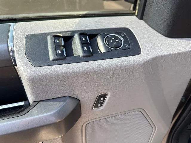 Used 2015 Magnetic Metallic Ford XLT image 7