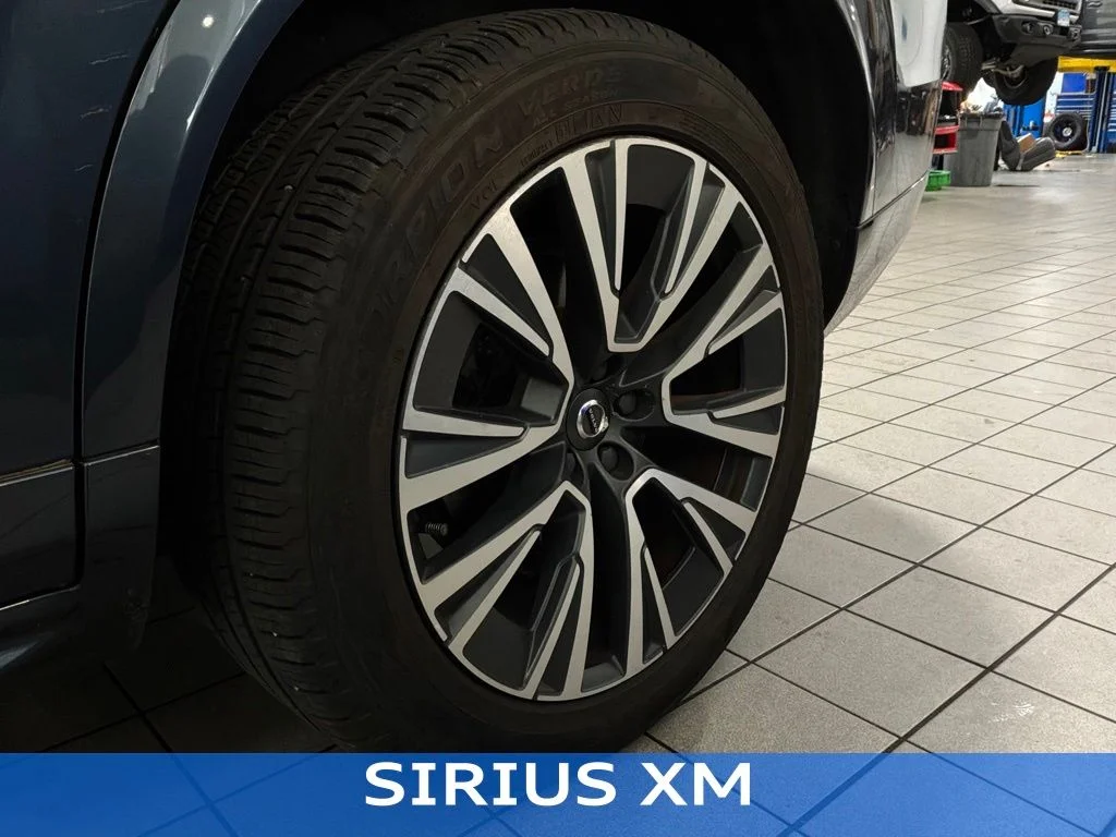 Used 2020 Blue Volvo T6 Momentum image 15