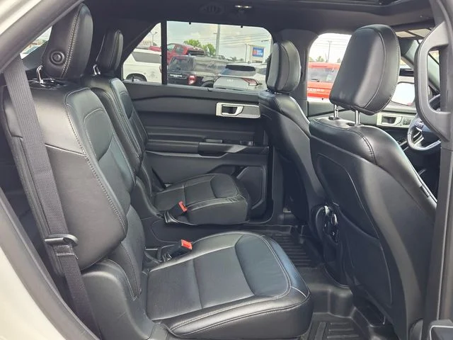 Used 2020 White Ford Limited image 17