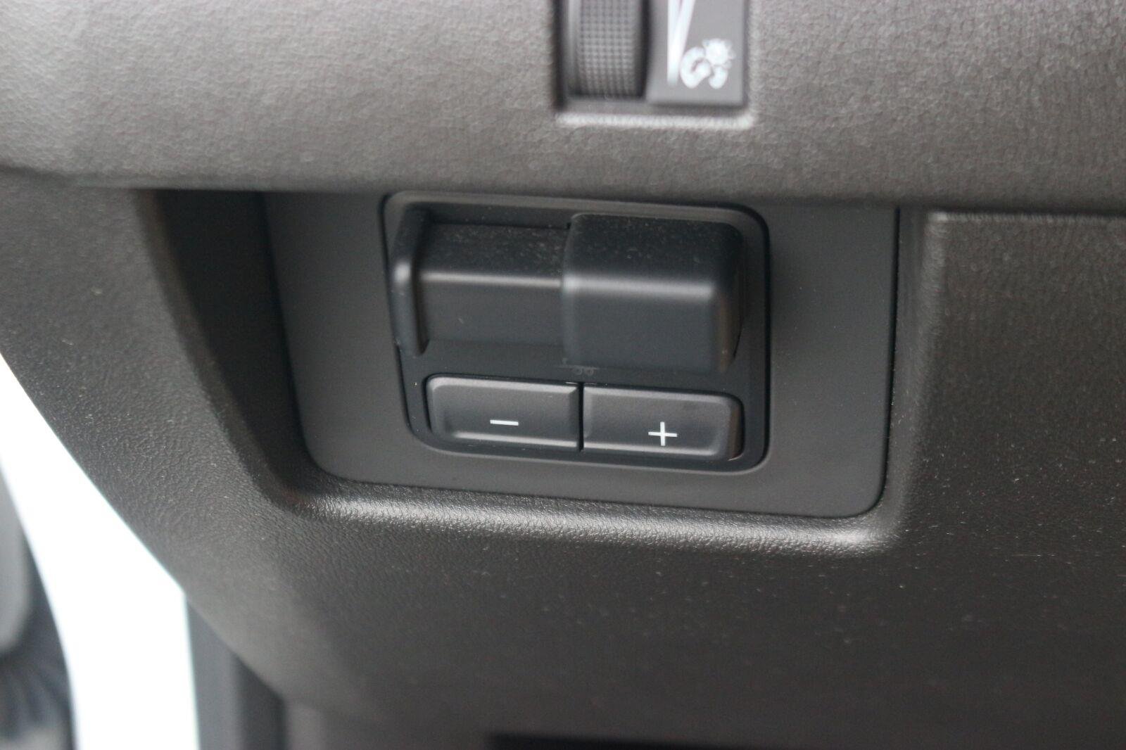 Used 2024 Summit White GMC Denali image 31