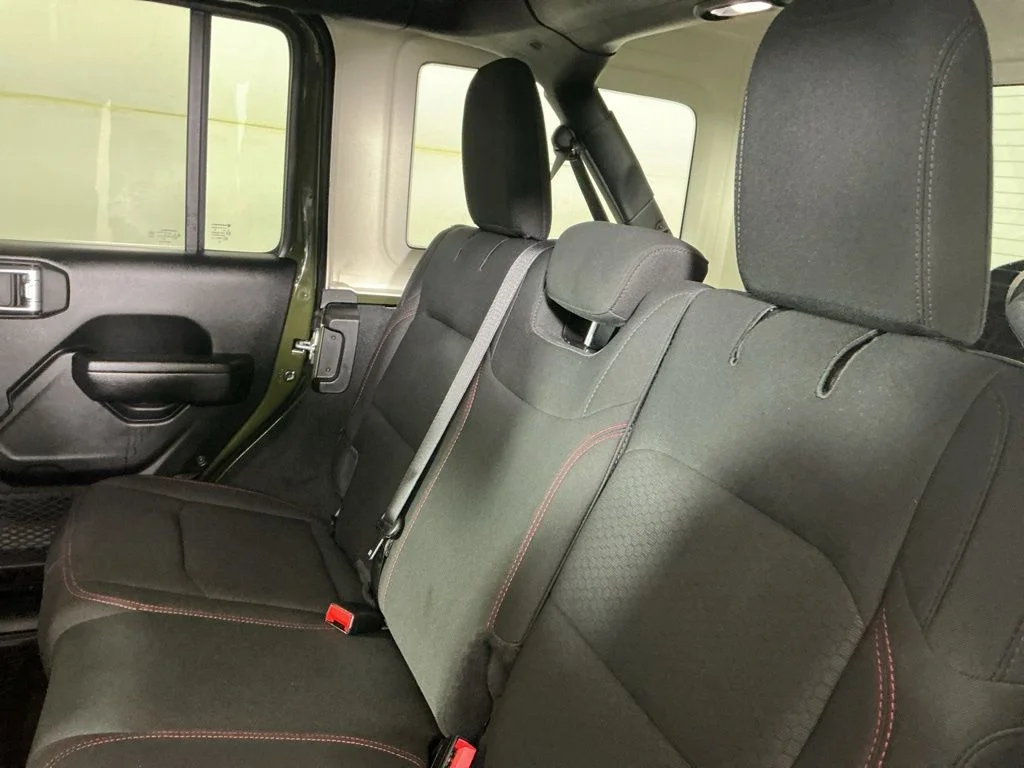 Used 2022 Green Jeep Unlimited Rubicon image 12