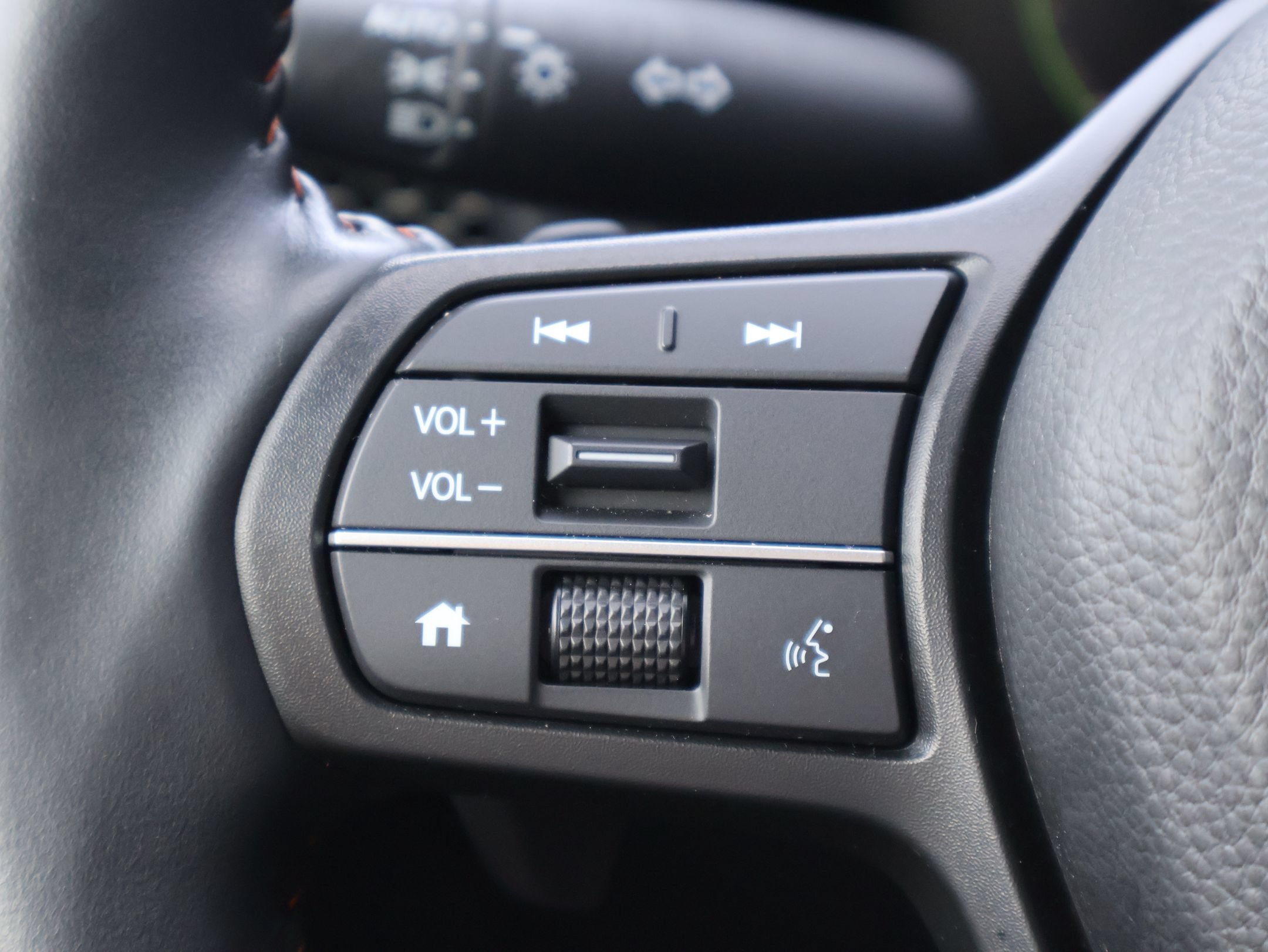 Used 2025 Platinum White Pearl Honda Sport-L image 17